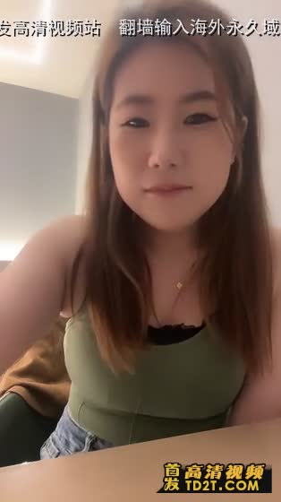 婴儿肥新人虎牙妹！丰乳肥臀肉感身材！收费房自慰秀，翘起屁股掰穴，揉搓多毛肥B，娇喘呻吟