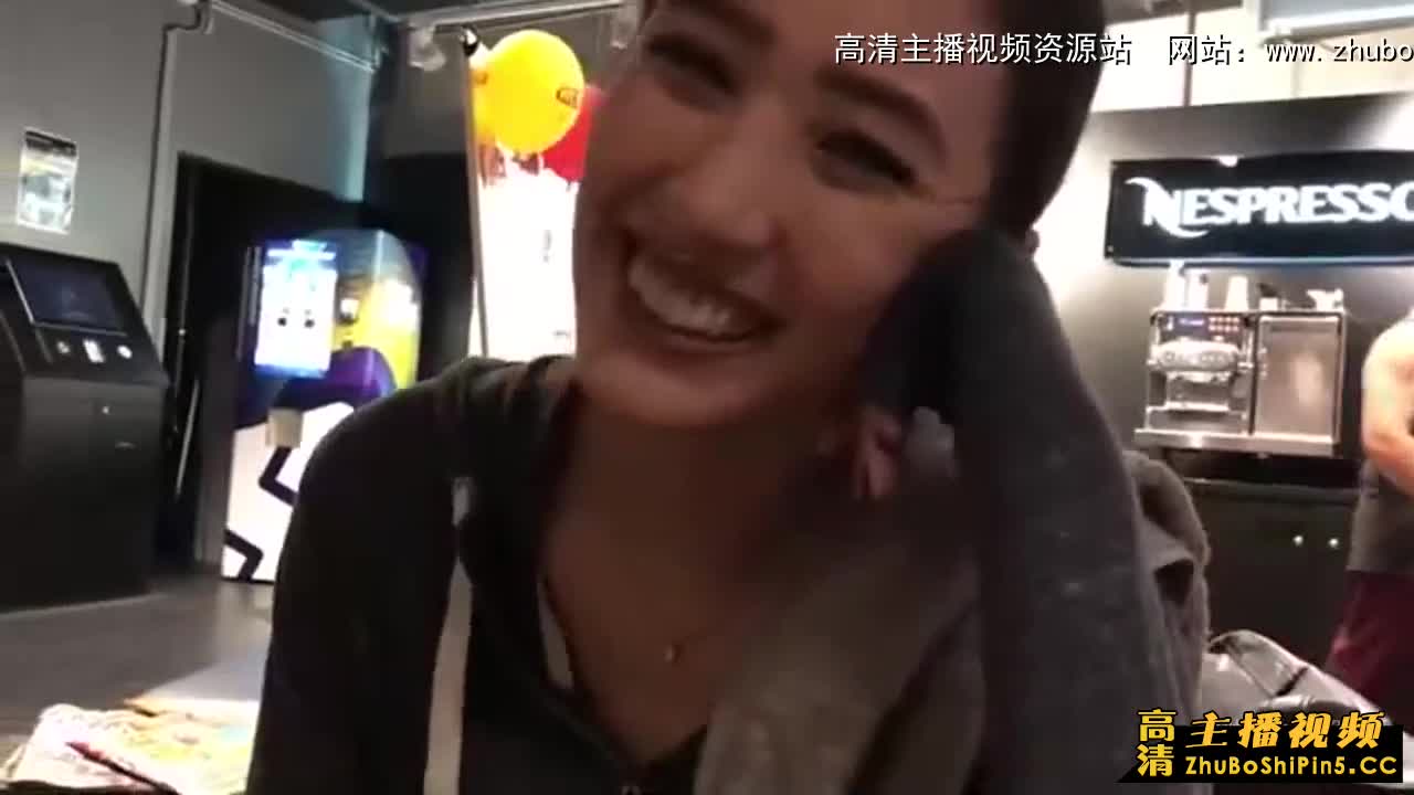 运动型混血港妹公厕约炮影片流出。直接在厕所吹奏出美妙的音符